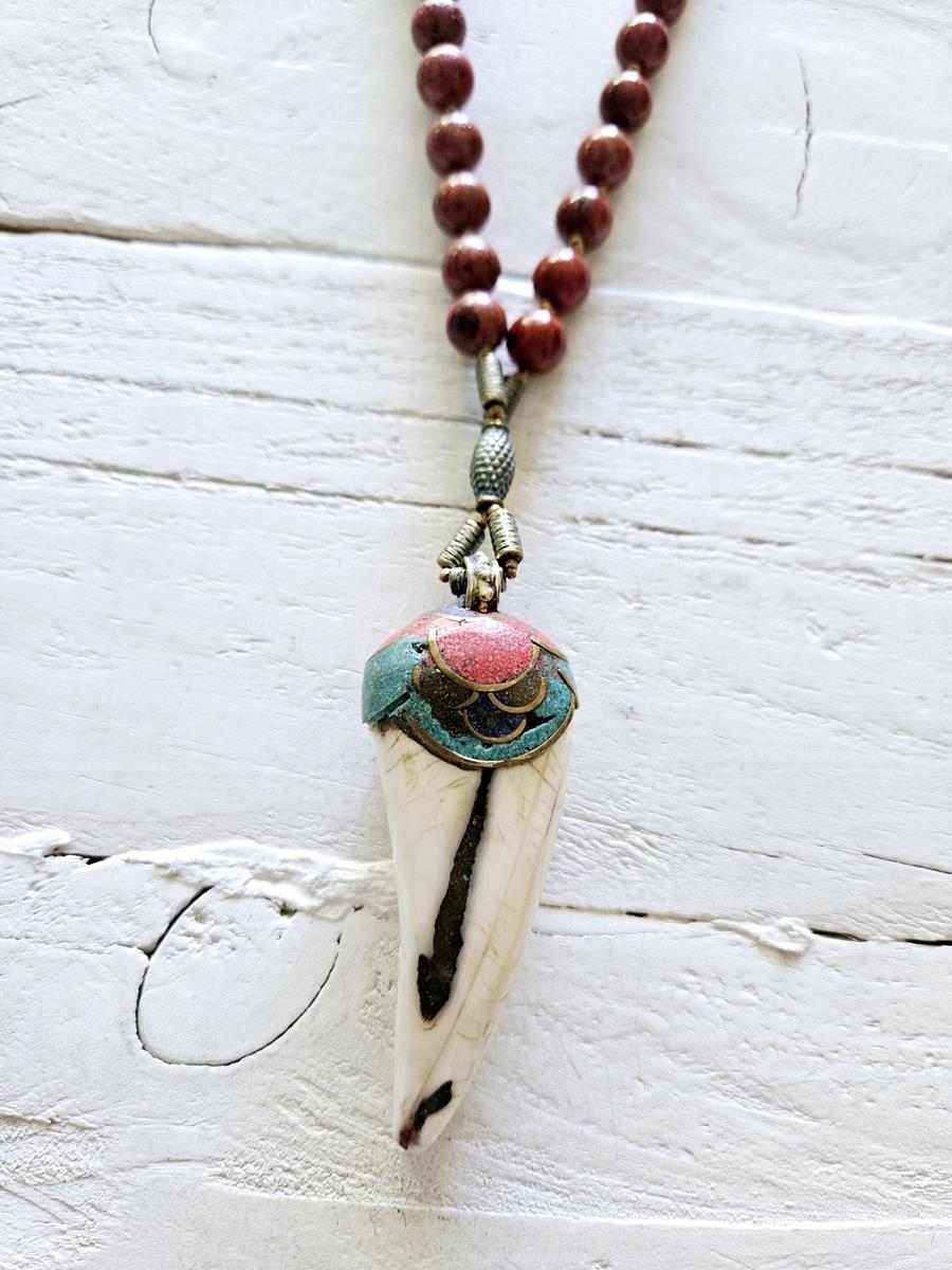 Collar Nomad Coral y colmillo | 1541 | Bohemian Barcelona, freespirit, lifestyle.