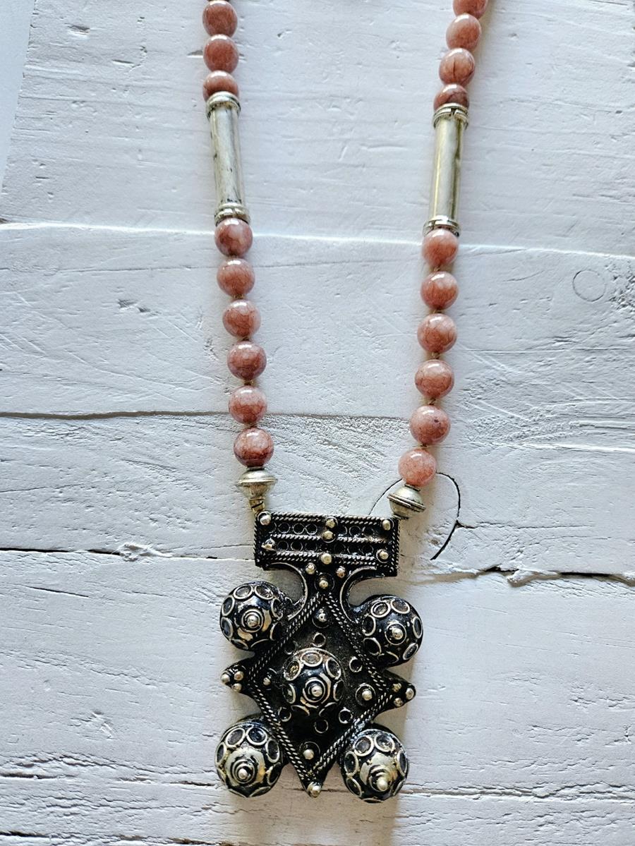 Collar cruz Bereber big rose | 291 | Bohemian Barcelona, freespirit, lifestyle.