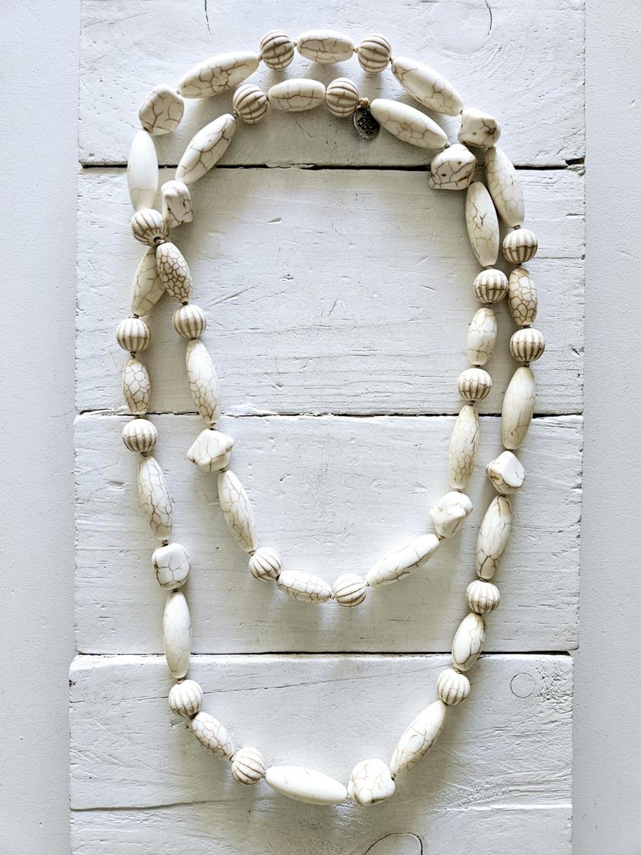 Collar White XL | 1541 | Bohemian Barcelona, freespirit, lifestyle.