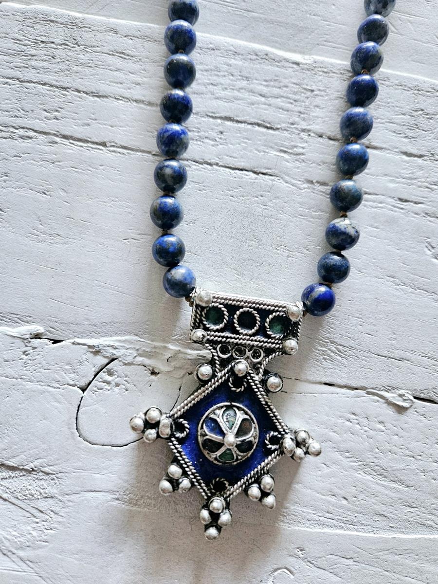Collar lapis y cruz bereber | 1541 | Bohemian Barcelona, freespirit, lifestyle.
