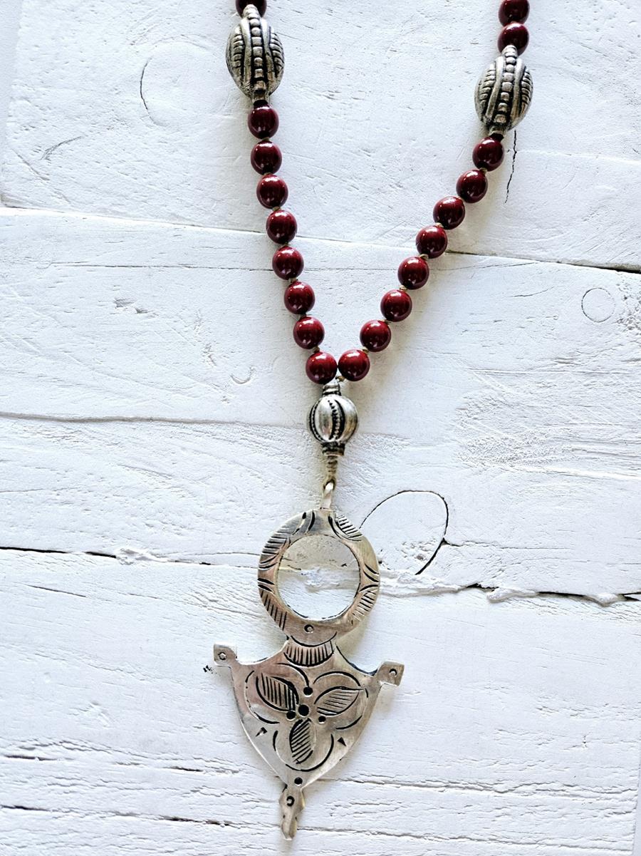 Collar Cruz Tuareg Cinabrio | 342 | Bohemian Barcelona, freespirit, lifestyle.