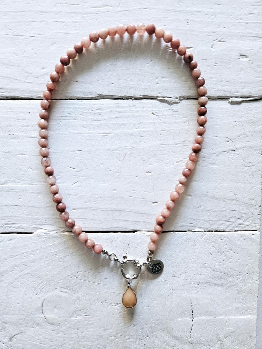 Gargantilla cuarzo nude | 780 | Bohemian Barcelona, freespirit, lifestyle.