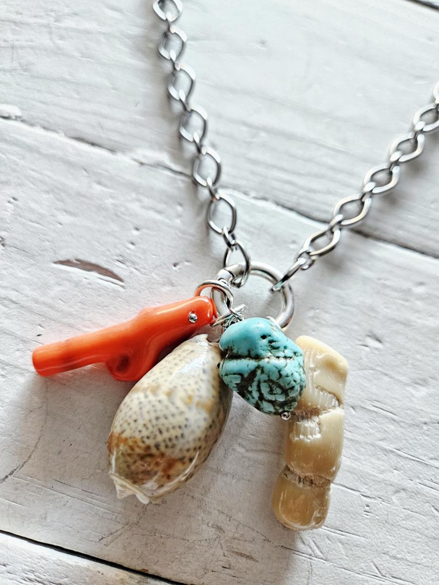 Gargantilla eslabones aro y multicharms coral | 573 | Bohemian Barcelona, freespirit, lifestyle.