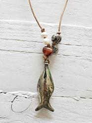 Colgante fish cuero perla | JAC217 | Bohemian Barcelona, freespirit, lifestyle.