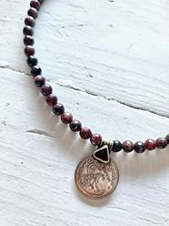 Gargantilla granates y moneda | 780
