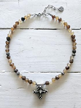 Gargantilla cruz bereber brown | 780 | Bohemian Barcelona, freespirit, lifestyle.