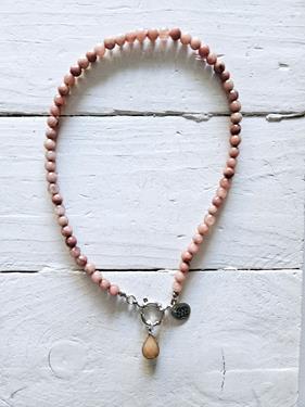 Gargantilla cuarzo nude | 780 | Bohemian Barcelona, freespirit, lifestyle.